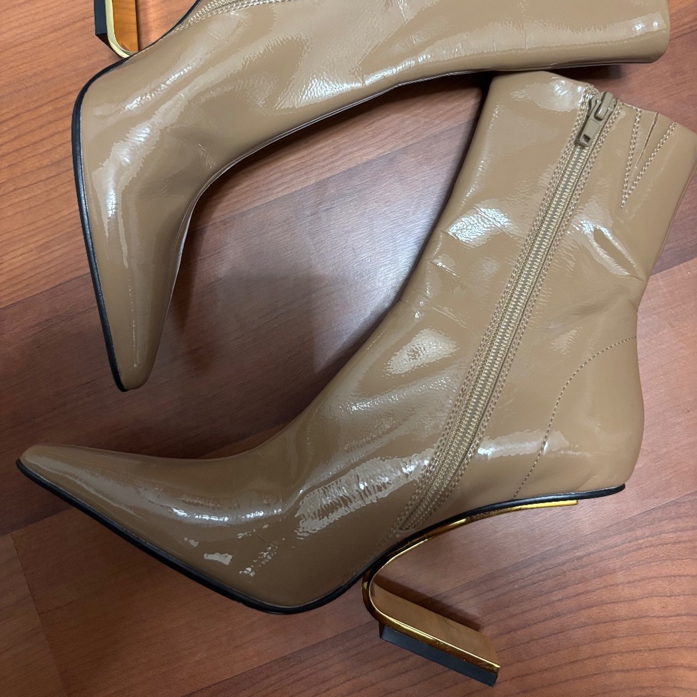 SOLD! Jeffrey Campbell Combass Bootie Size 6